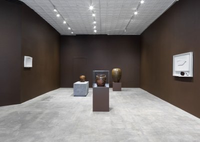 A Work Gifted to David Drake’s Descendants Is the Star of Theaster Gates’s Powerful Gagosian Show