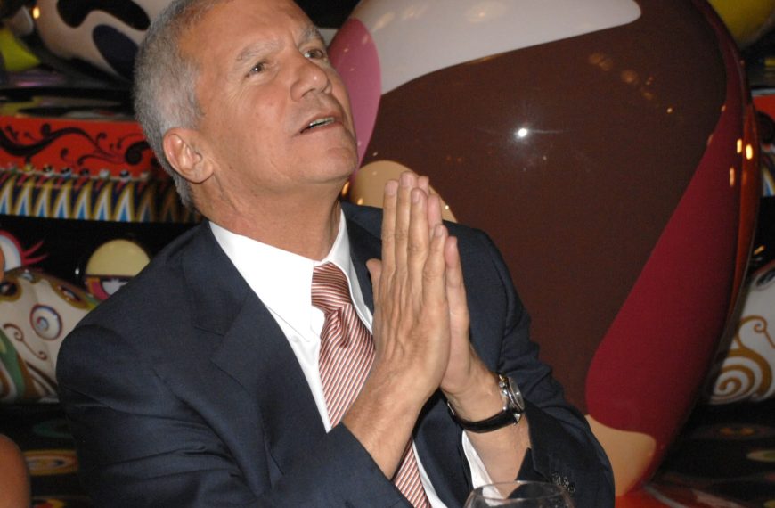 Art Movements: Larry Gagosian Heads to the Big Screen