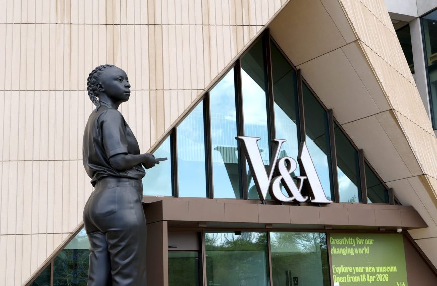 Former V&A Academic Programs Head Accuses Museum of “Racist” Behavior